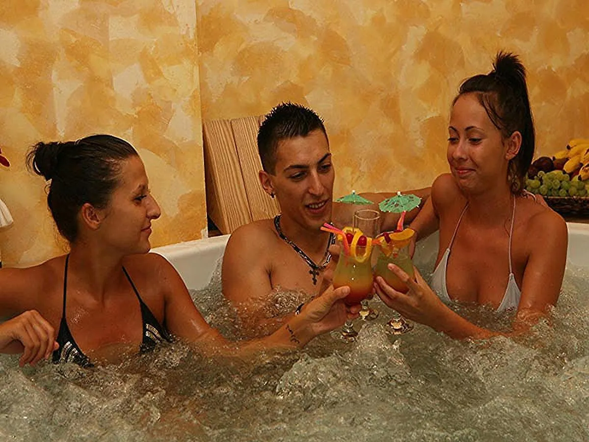 Joya Park Apartments Golden Sands