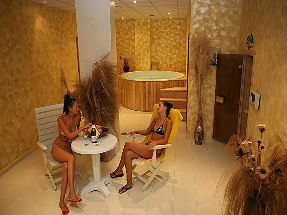 Joya Park Apartments Golden Sands